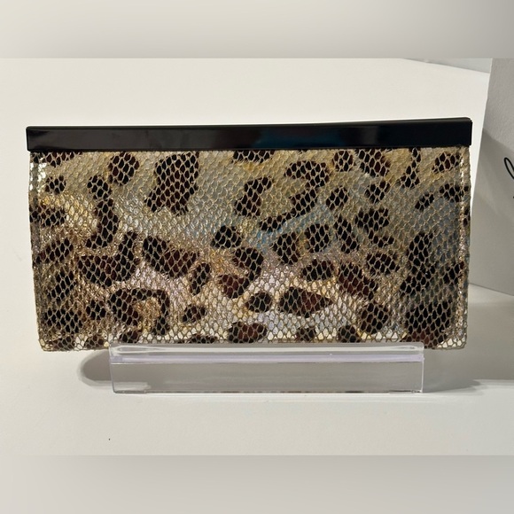 RARE Cach'e Animal Print Faux Leather Snap Lock Clutch Wallet 8x4 CC Holder - Picture 3 of 13